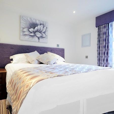 The Rose And Crown Hotel Thorpe-le-Soken Екстериор снимка